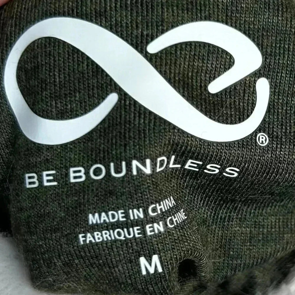 Be Boundless Size Medium Faux Fur Vest Reversible Outdoors Hiking - Picture 5 of 16